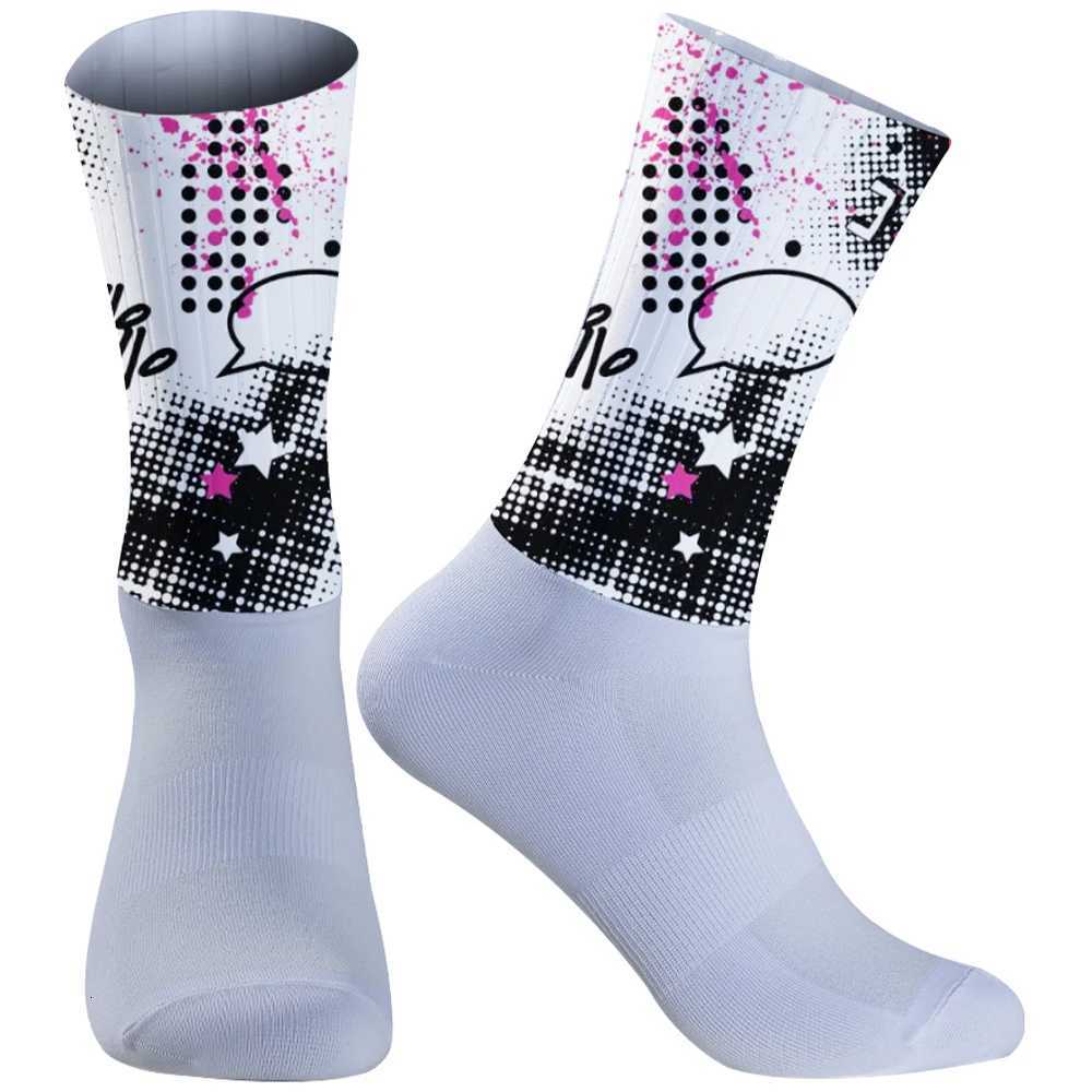 Summer Comfortable Sweat Non-Slip Graffiti Skull Patterns Cycling Socks New Highway Motion Basketball Cycling Socks Z250731