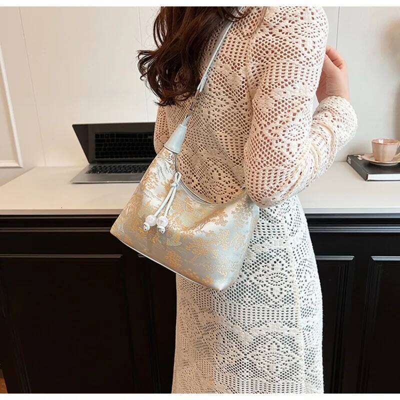 Fashion Sweet Embroidery Shoulder Nylon Texture Pearl Pendant Crossbody Bag Small Bucket Women Girl Storage Handbag