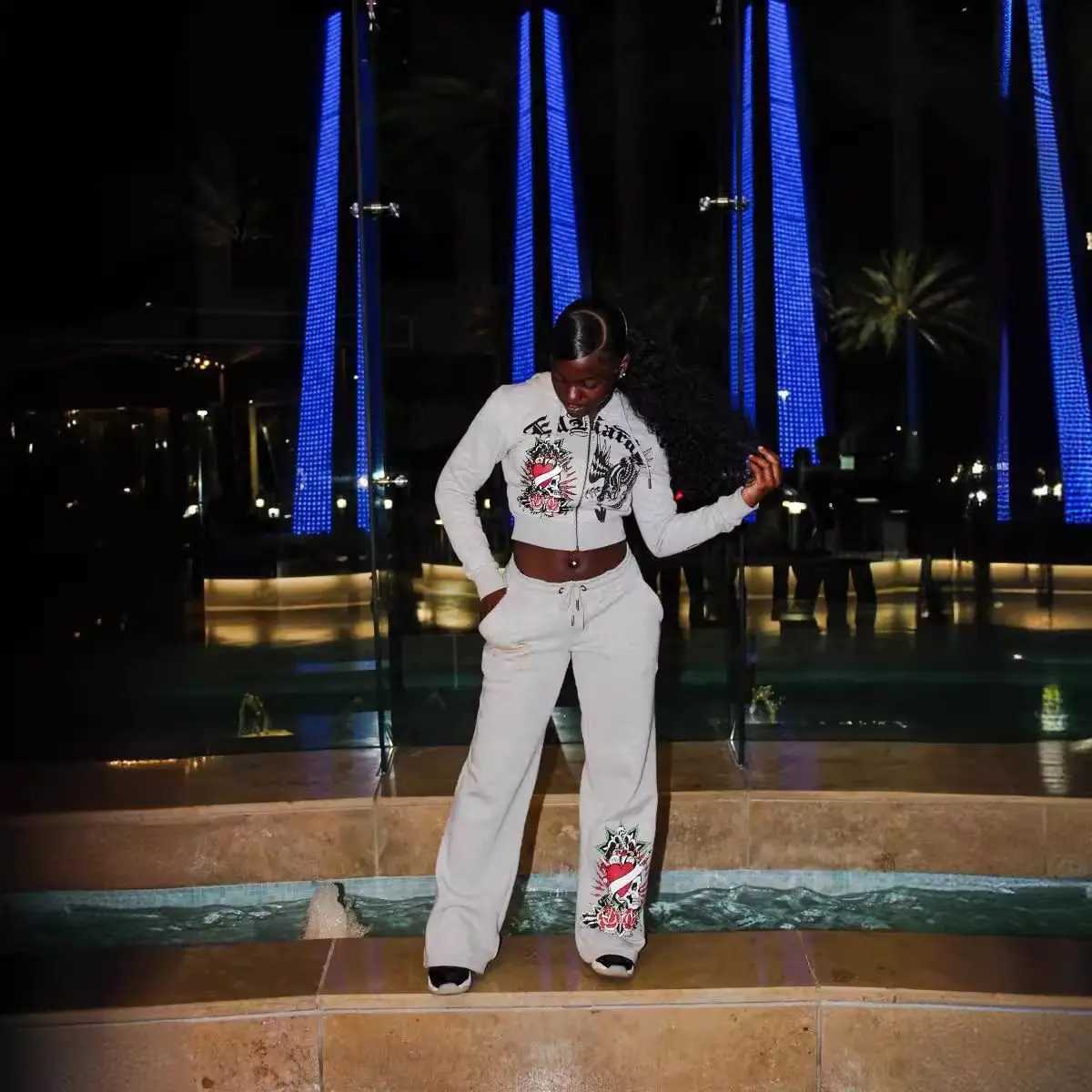 2K American Retro Harajuku Print Pattern Hooded Sweatshirt and Pants Set for Men Street Fashion and Personalized Dressing XJ250731