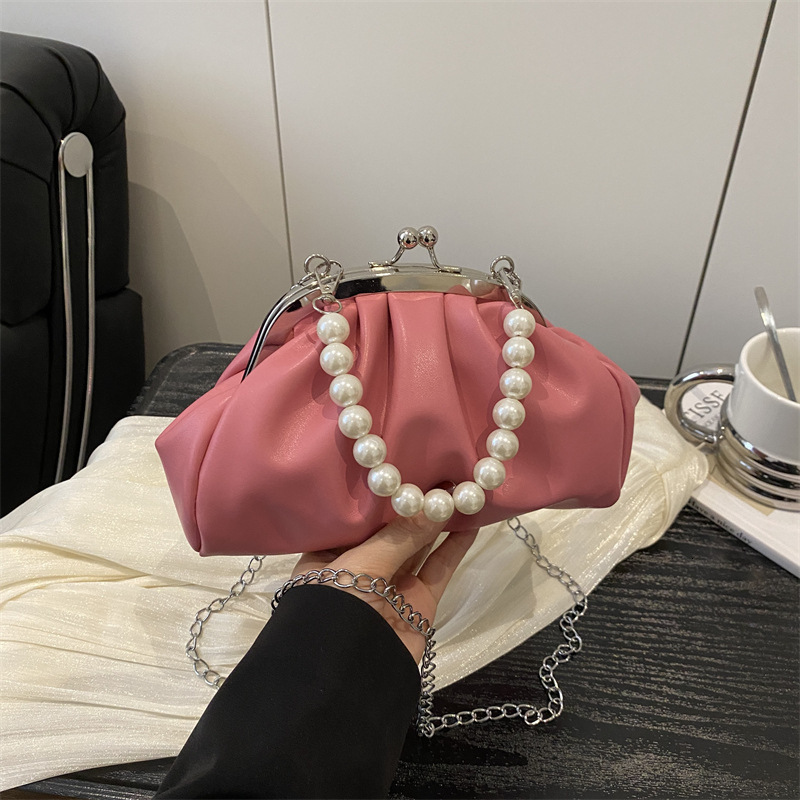 Pearl Handheld Cloud for Women 2025 New Niche Pleated Chain Crossbody Small Exquisite Clip Bag ddmymoon
