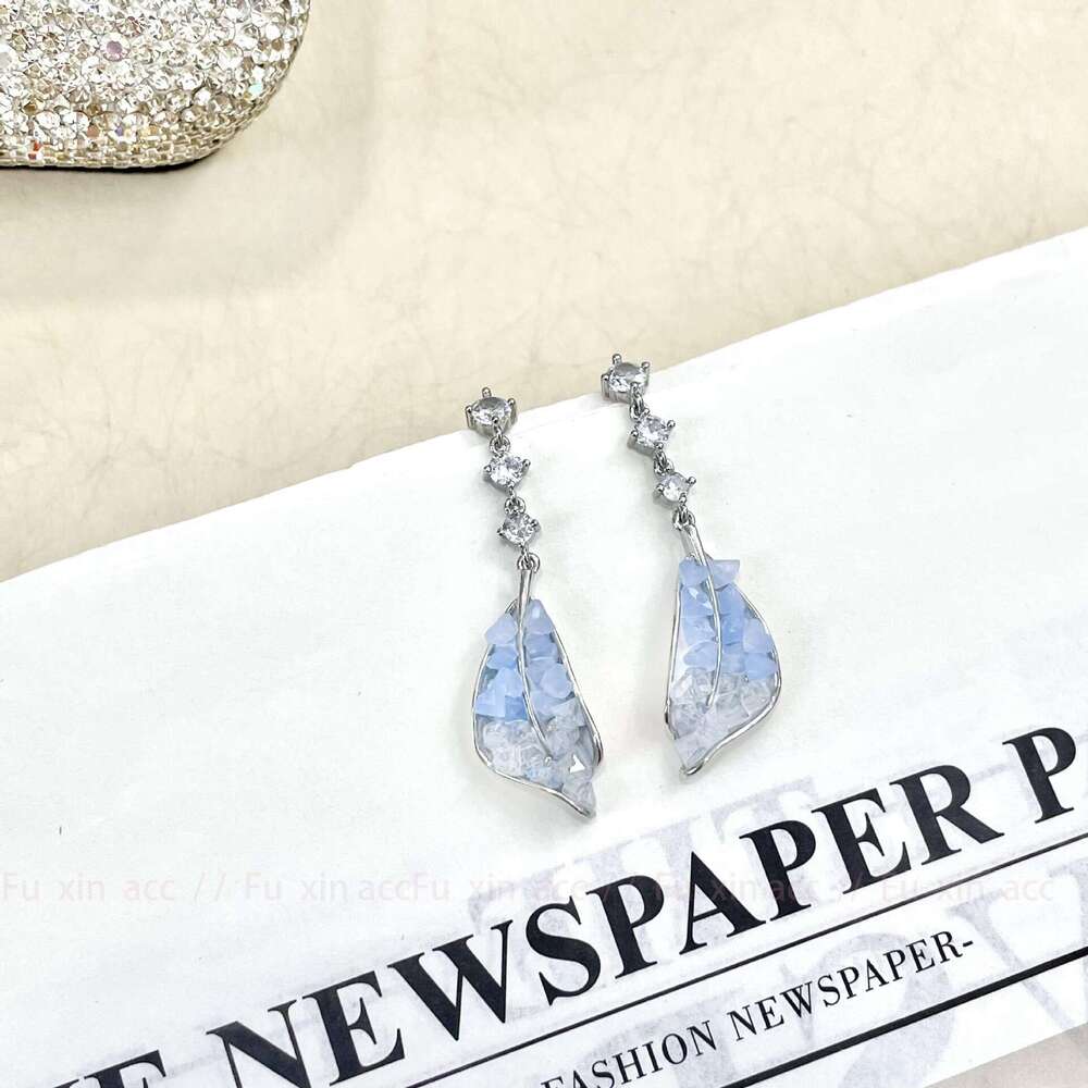 Blue Sea Salt Ice Crystal Leaf Tassel for Women, Unique and Elegant Fashion Accessories, New Style Earrings 942