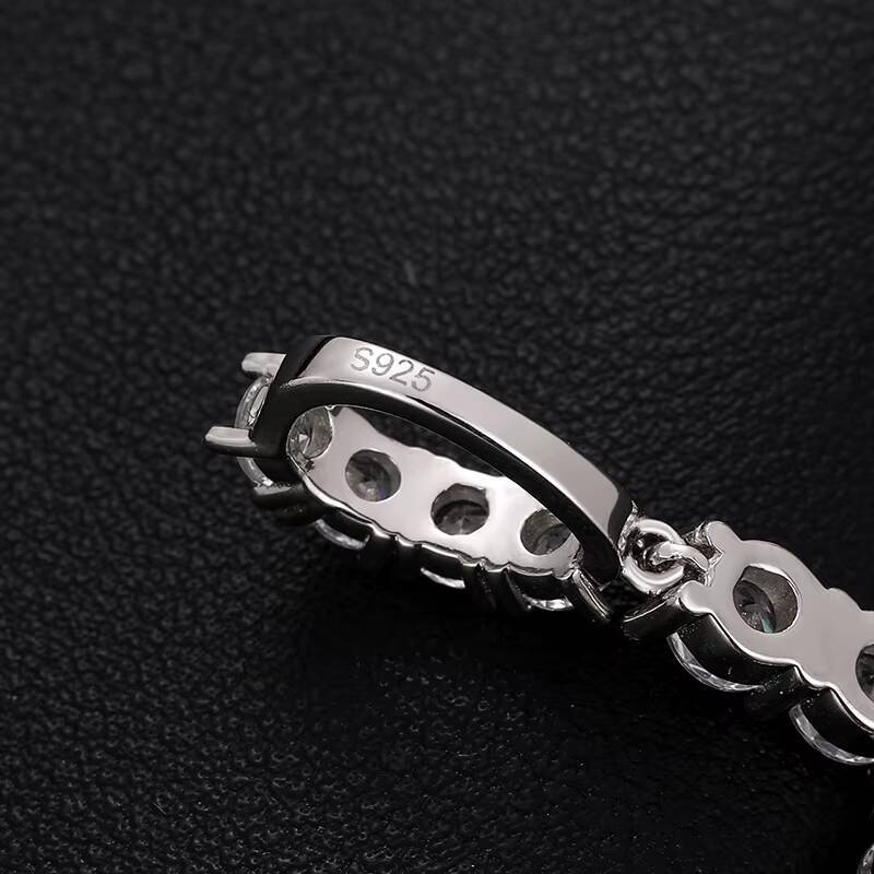 Luxury Christian Jewelry 18K Gold Plated 925 Sterling Silver VVS Moissanite Cross Pendant Necklace