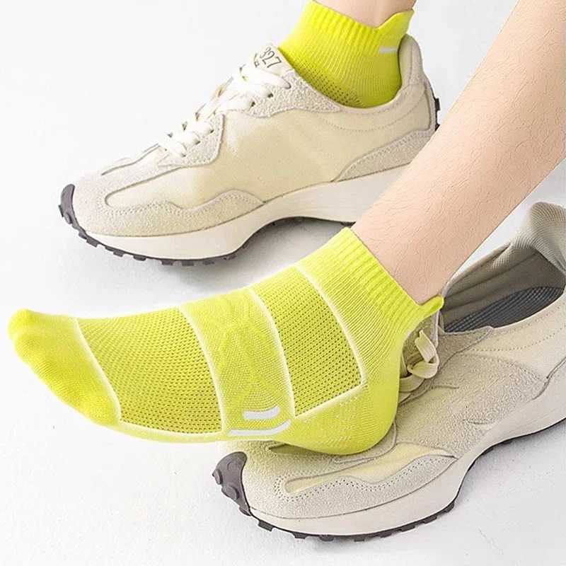 1/10 Pairs High-Quality Men Breathable Running Sports Socks Summer Thin Mesh Sweat Absorbing Odor Proof Couple Casual Socks Z250731