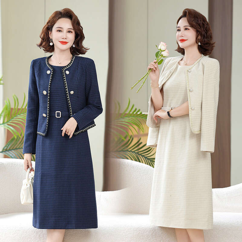 2024 New Style 40-Year-Old Women Middle-Aged Mom Fashionable Autumn Solid Color Dress