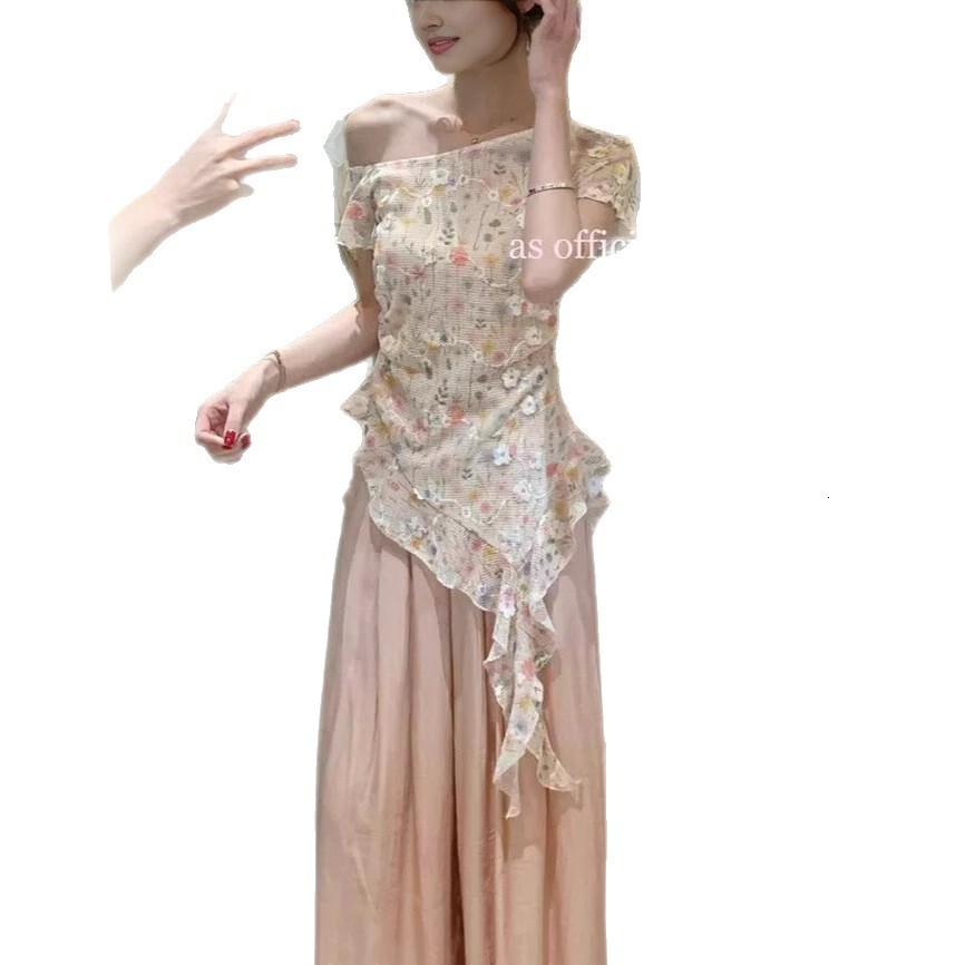 2025 Sweet Flower Off Shoulder Irregular Slimming Top Summer New Fashion T-shirt Fashion Women's S Shirt New Designer T-shirt