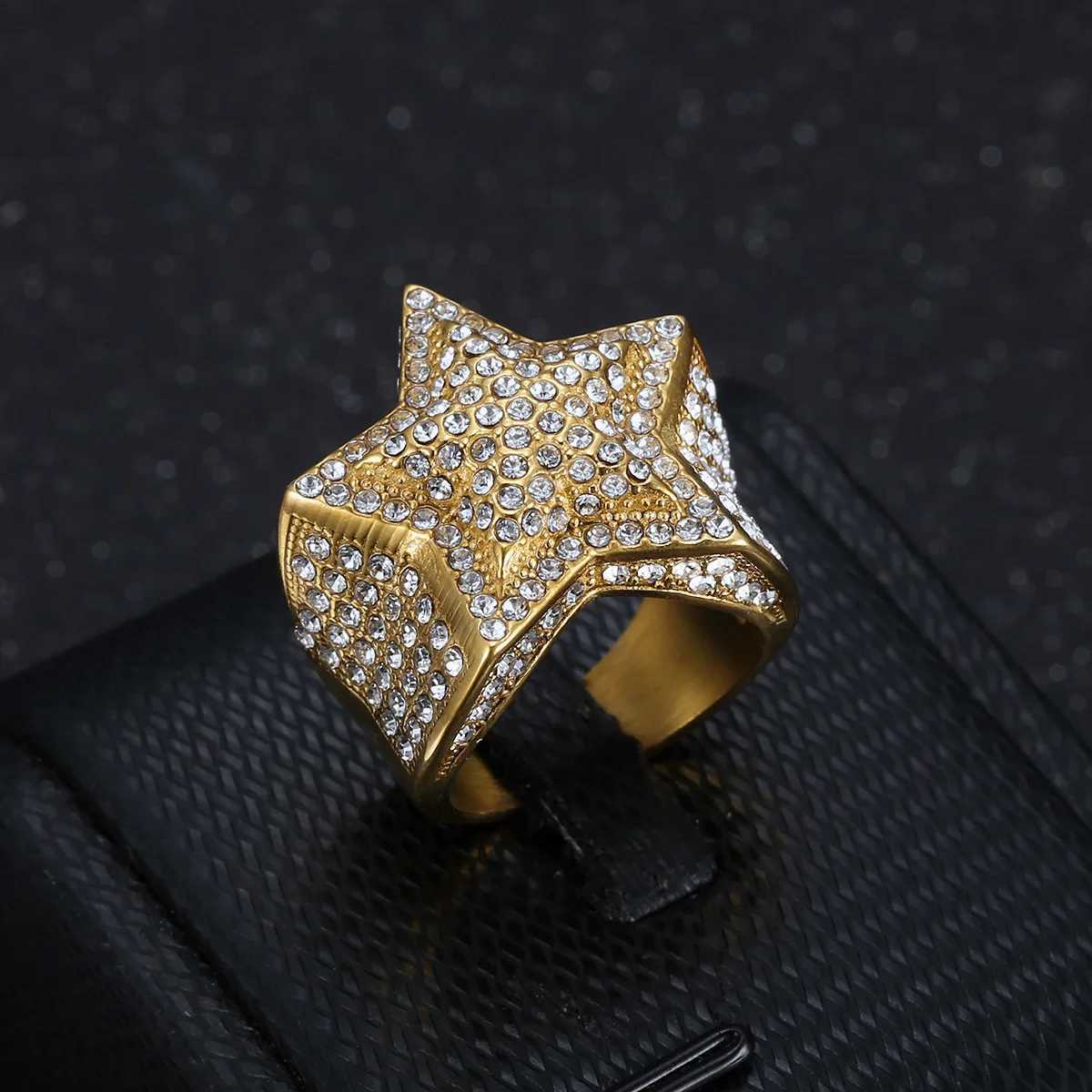 5-pointed Star Rings for Men Black Punk Crusaders Band Rings with Rhinestones for Men Stainless Steel Signet Rings Jewelry y250730