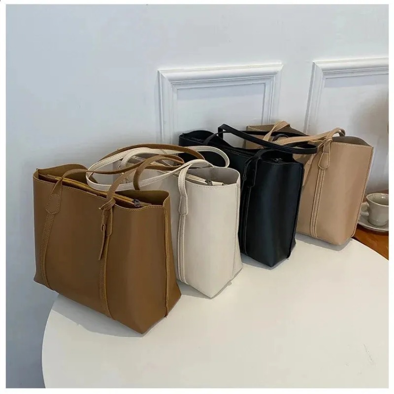 Casual Elegance: Durable Large Capacity Handbag Made of High-Quality Leather