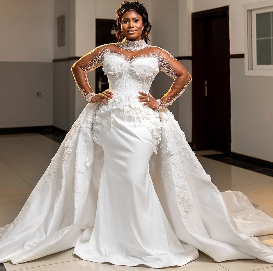 2025 Aso Ebi Plus Size Off White Mermaid Wedding Dress Beaded 3D Floral Lace Satin Detachable Train Bridal Gowns Dresses ZJ06785