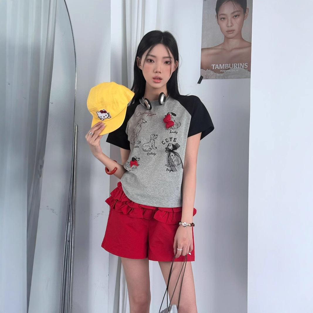 2025 summer new sweet and cool style spray painted Dalmatian dog bow small version short sleeved women's T-shirt new designer T-shirt