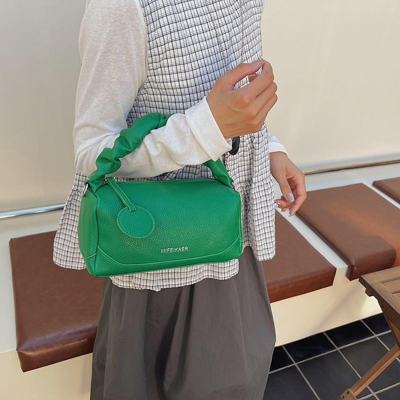 Niche Light Luxury Handheld Boston for Women 2025 New Fashion Soft Leather High-end Feel Single Shoulder Crossbody Bag ddmymoon