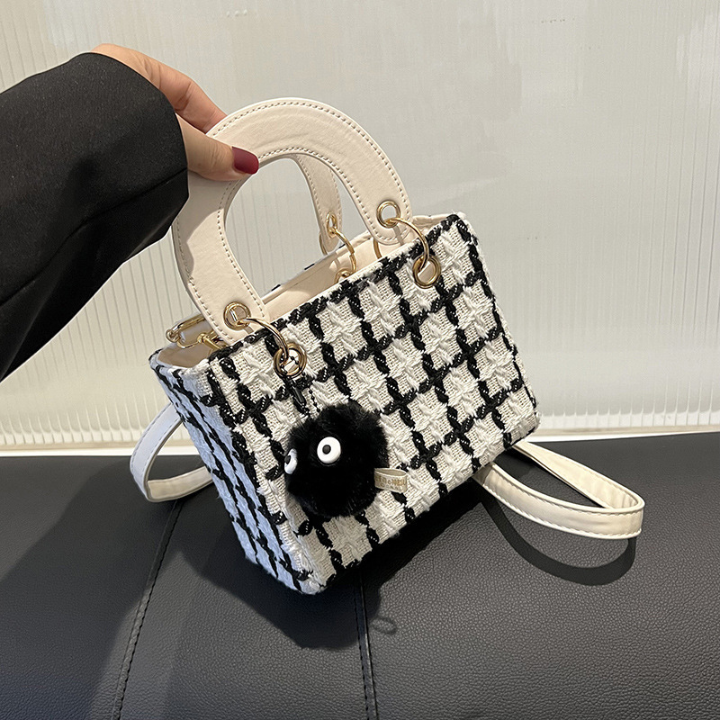 Autumn Winter Womens Bag Single Shoulder Korean Version Crossbody Bag Artistic Small Fresh Stylish Versatile Plaid Handbag 250731