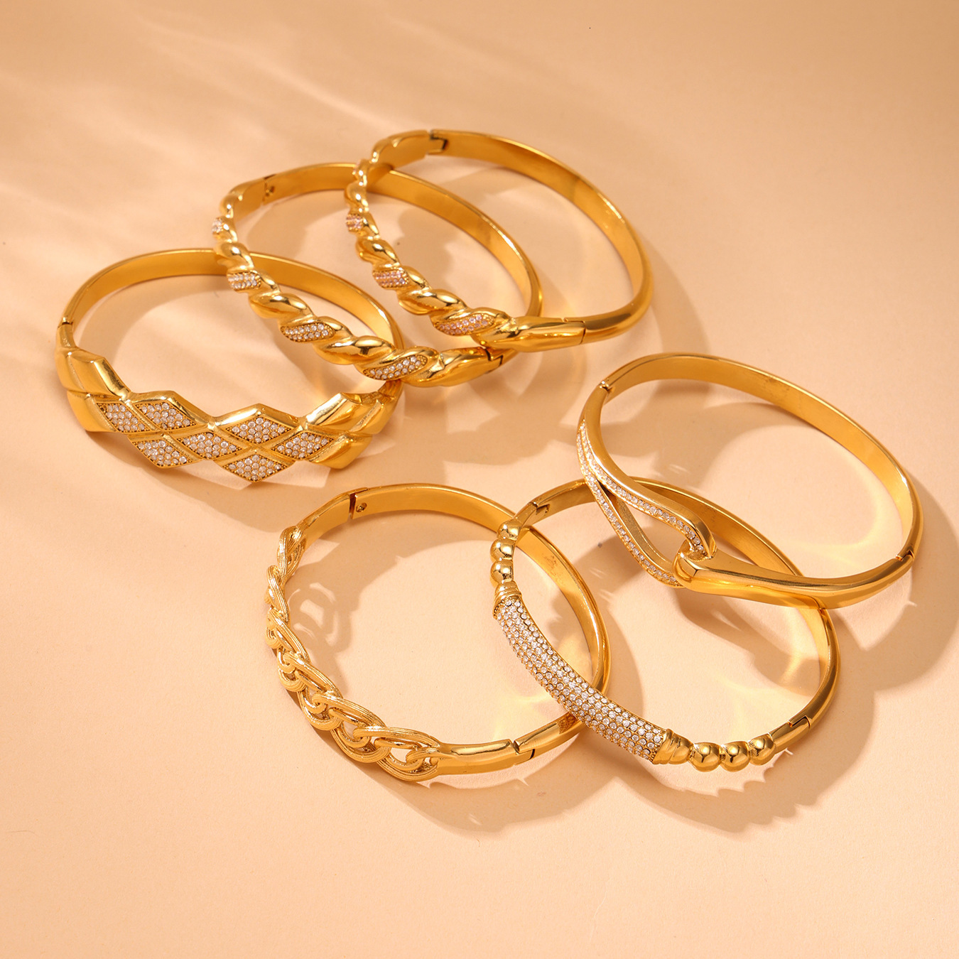 Style Horseshoe Designer Bracelet Clasp Double Row Zirconia Clasp Luxurious Precision Craft Bracelet Madam Stainless Steel 18K Gold Plated Bangle