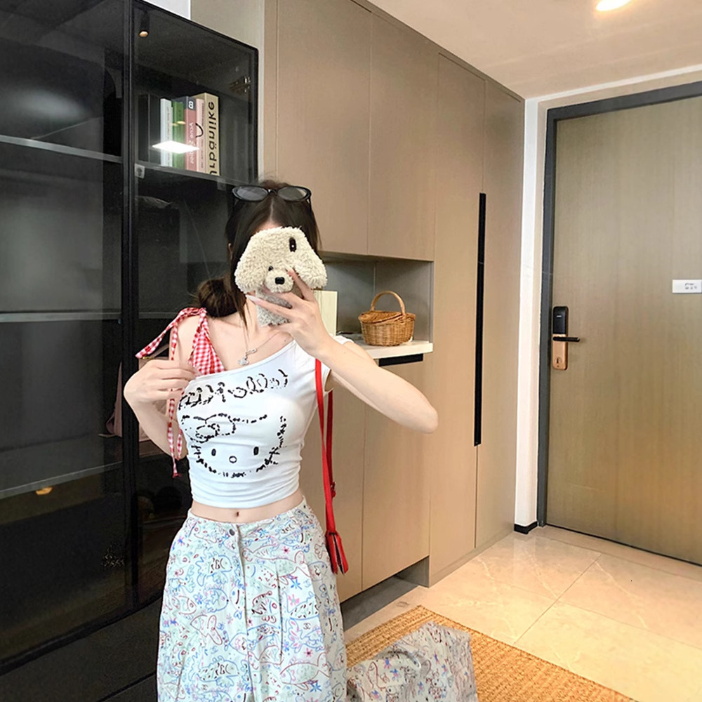 2025 summer new white checkered asymmetrical shoulder vest design sense niche off shoulder spicy girl designer T-shirt designer short sleeved women�