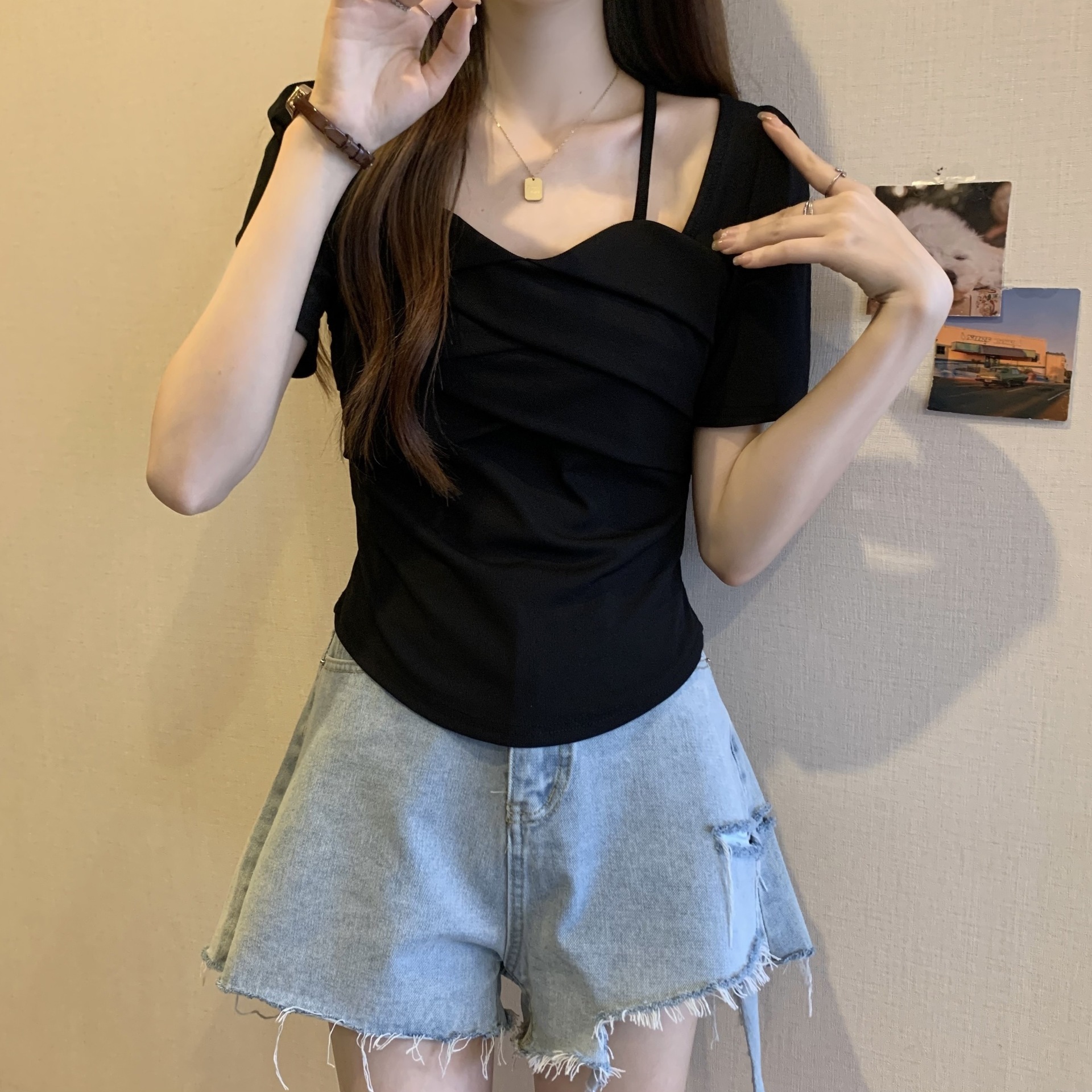 2025 plus size square shoulder short sleeved women's shirt, new summer design sense, niche fat French short sleeved slim fit top, new designer T-