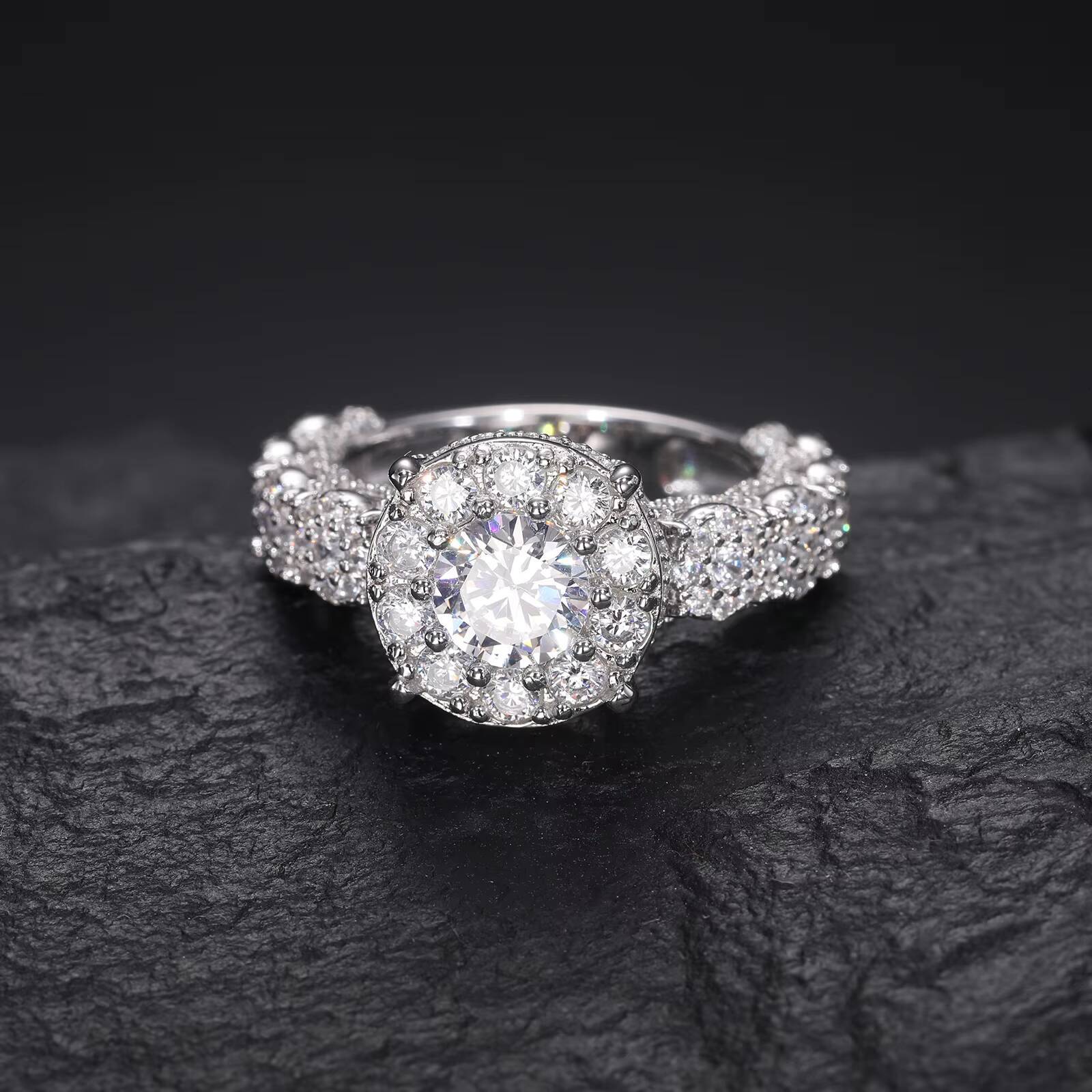 Wholesale Sparkling Wedding Jewelry White Gold 925 Sterling Silver VVS Moissanite Diamond Halo Engagement Ring for Men Women