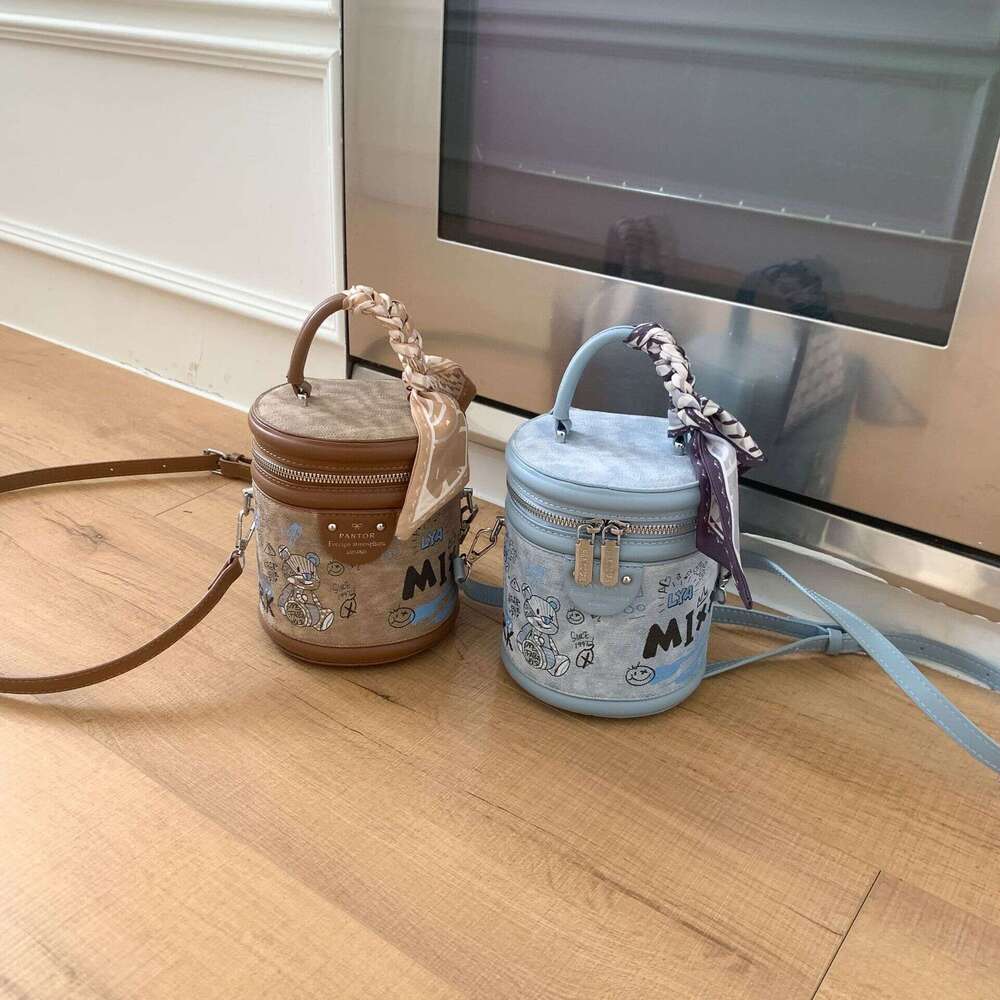 Han Xiaoxiong Graffiti Trendy Fashion Single Shoulder Handbag for Women 2025 New Versatile Crossbody Bucket Bag