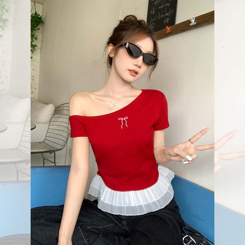 2025 red asymmetrical shoulder bow design short sleeved women's T-shirt summer new lace trimmed patch top new designer T-shirt