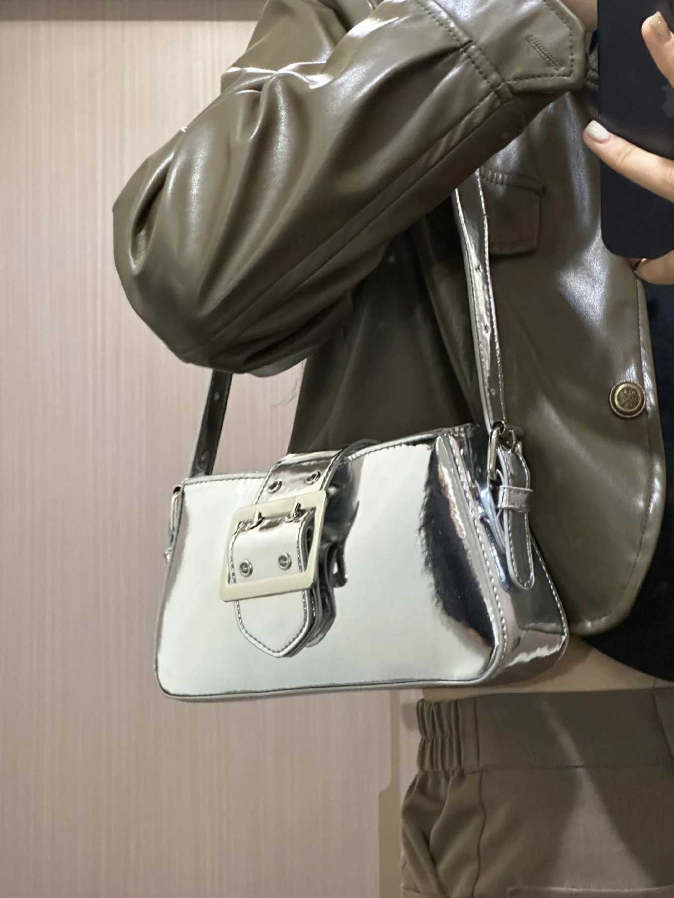 Handheld patent leather siLVer sweet cool spicy style bag 2024 new niche design motorcycle armpit bag for women Y250730