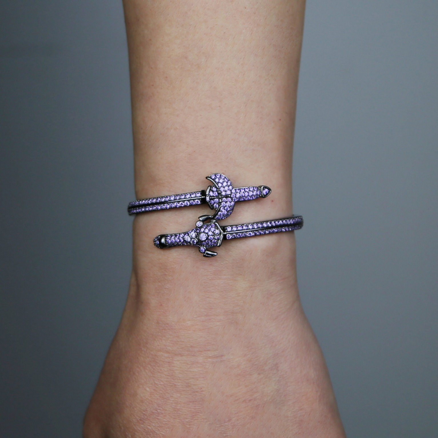 European and American Fashion New Double Sword Designer bracelet Cross Bracelet Export Madam Zircon Inlaid Men's Bracelet Hip Hop Accessories Who