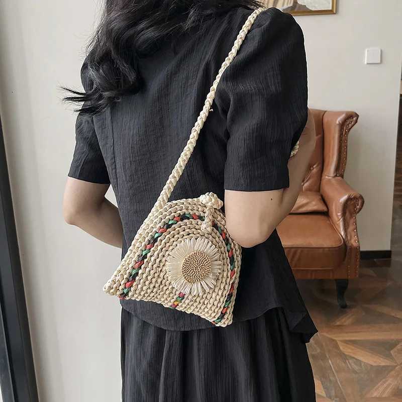 Fashion Colorful Straw Design Womens Shoulder Bags Casual Lightweight Ladies Crossbody Shell Bag Portable Female Phone Handbags Y250730