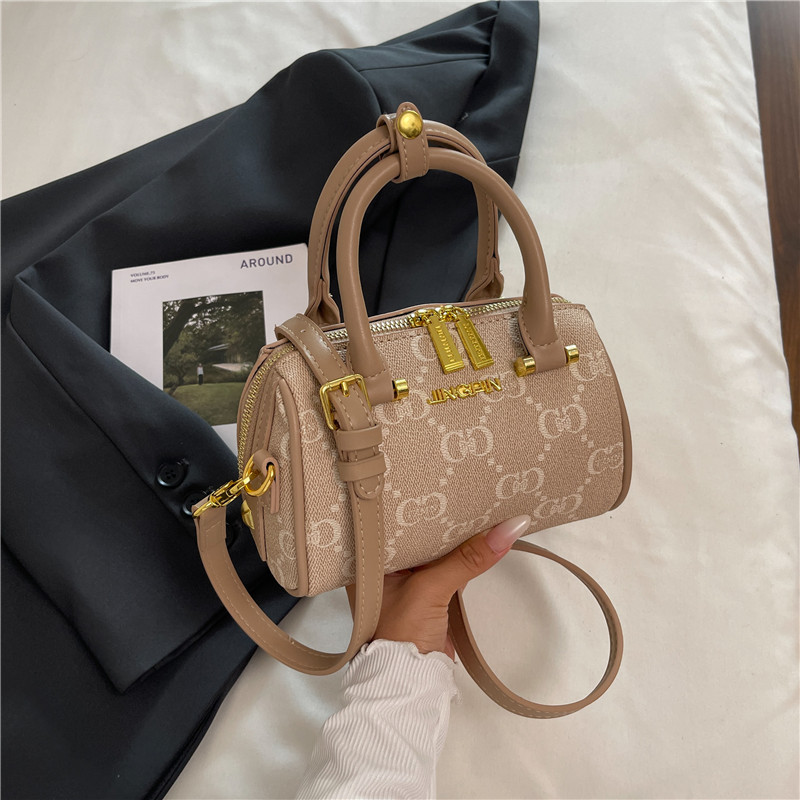 High appearance level of Boston bag women new small pillow bag fashion all go hand temperament shoulder crossbody bag