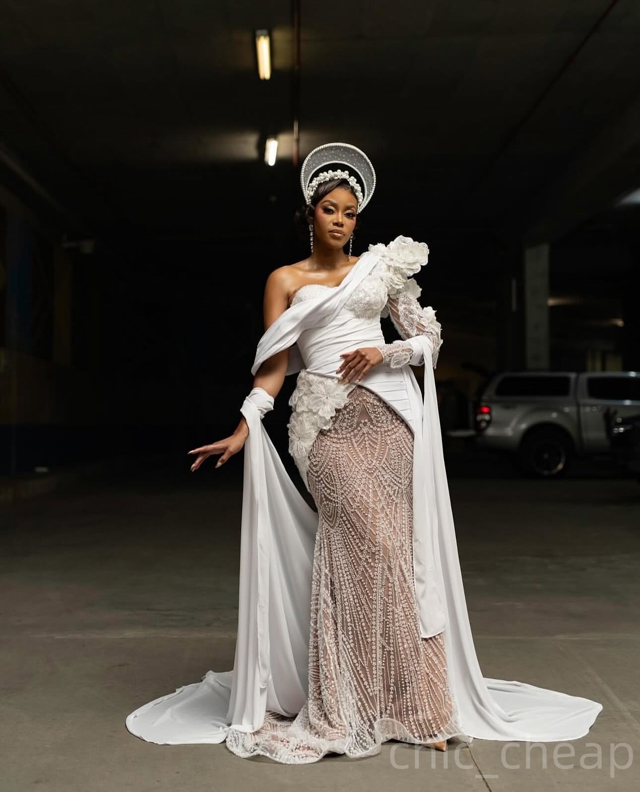 2025 Aso Ebi Plus Size Ivory Mermaid Wedding Dress Floral Lace One Shoulder Illusion Detachable Train Bridal Gowns Dresses ZJ06785