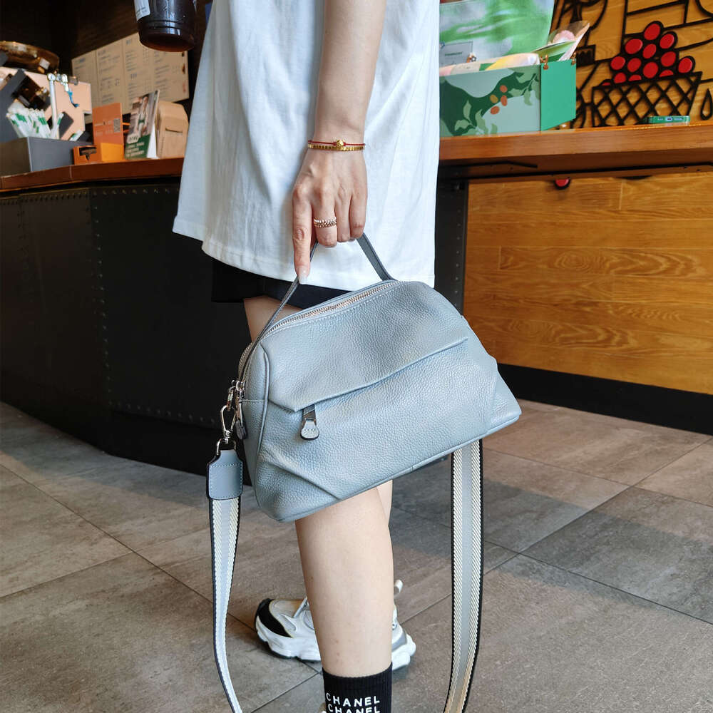New Soft Leather Top Layer Cowhide Women's Handbag Single Shoulder Crossbody Wide Strap Large Capacity Bag designer bag B5