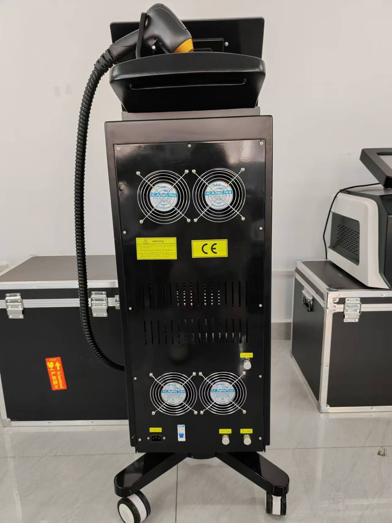 Professional Ice Titanium Laser Body Hair Removal Machine 3 Wavelength 755/808/1064nm Face Hair Remove for Salon Epilator