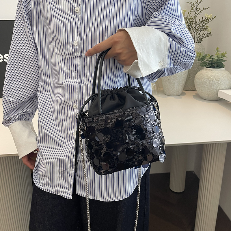 Fashion Personality Sequin Chain Women's 2024 New Trendy Shoulder Simple Fashionable Chic Crossbody Bucket Bag ddmymoon