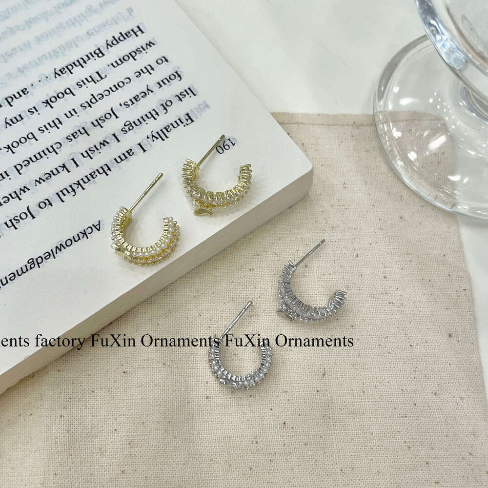 Butterfly Dream Zircon Exquisite High-end Versatile Niche Earrings Design Sweet Temperament Personality Ear Jewelry 25c