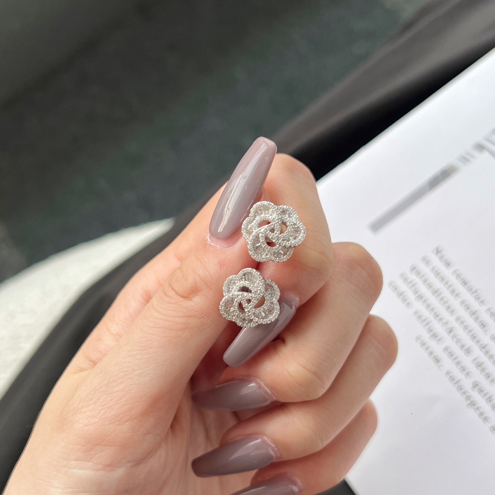 Free Shipping Designer Luxury Jewelry High-end S925 Sterling Silver Women's Earrings Maple Leaf Flower Butterfly Zircon Fashion Earrings