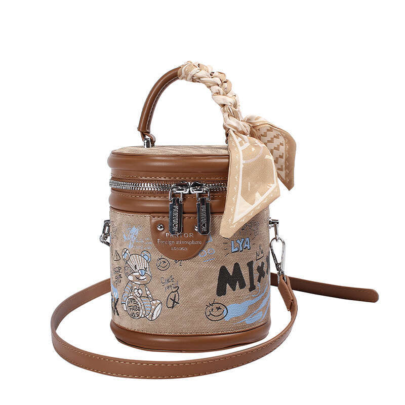 Han Xiaoxiong Graffiti Trendy Fashion Single Shoulder Handbag for Women 2025 New Versatile Crossbody Bucket Bag