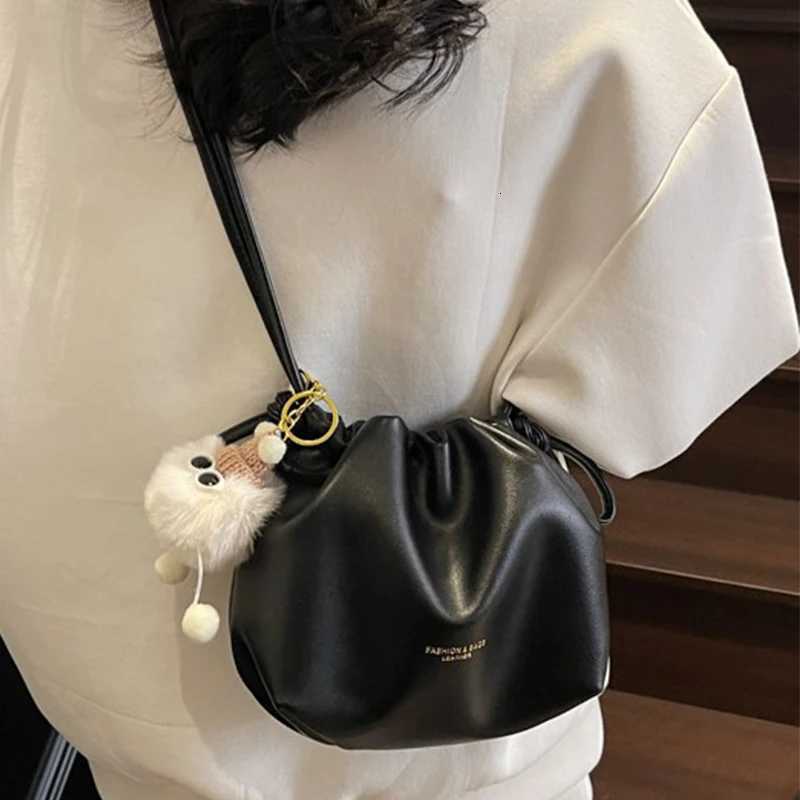Korean Drawstring Cloud Bag Fashion Design Pleated Bucket Bag New Versatile Shoulder Messenger Bag Pu Leather Daily Commuter Bag Y250730