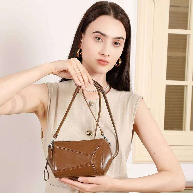 Retro Geometric Splicing Women's Premium 2025 New Genuine Leather Bag, Versatile Fashion Single Shoulder Crossbody Bag