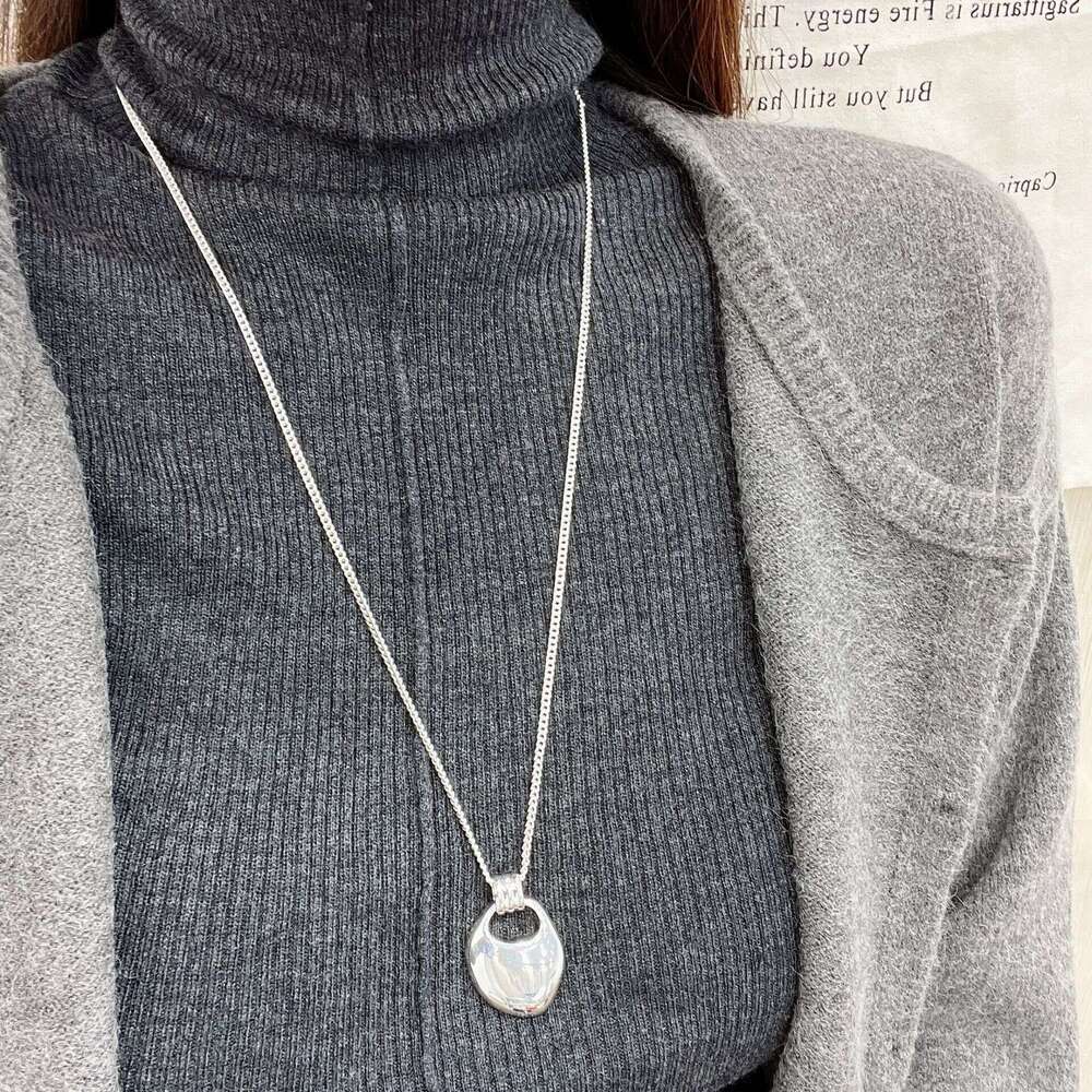 Korean Style Sier Saddle Bag Long Pendant Necklace for Women Autumn Winter Light High-end Sense Hanging Neck Sweater Chain Accessory 52a