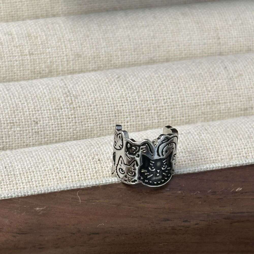 Asymmetric Cute Cartoon Cat Earrings for Women, Light , High-end, Elegant, and Stylish Earrings, 2024 New Model 20e