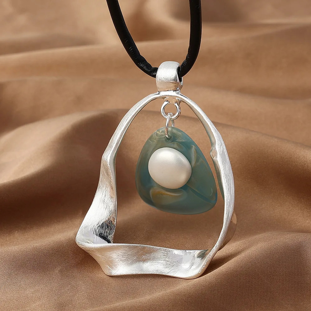 Kaseakia Metal Resin Hoop Irregular Retro Pendant for Sweater Chain Long Necklace for Women Fashion 250729