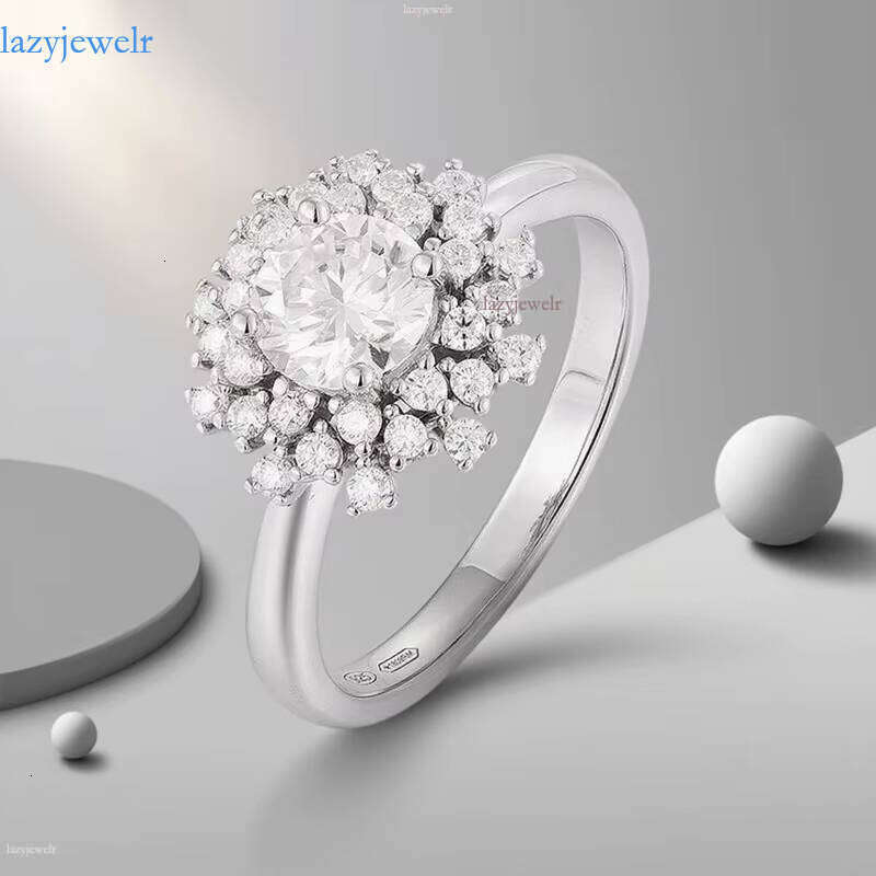 Luxurious Jewelry Women's Wedding Chrysolite Exquisite Flower Design Ring Manufacturer