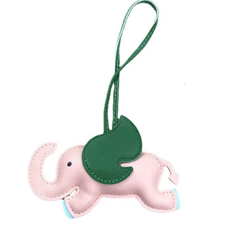 Trendy Designer PU Leather Wing Flying Elephant Keychain Pendant Decoration for Ladies Bag Charm Accessory Ornament Gift Y250731