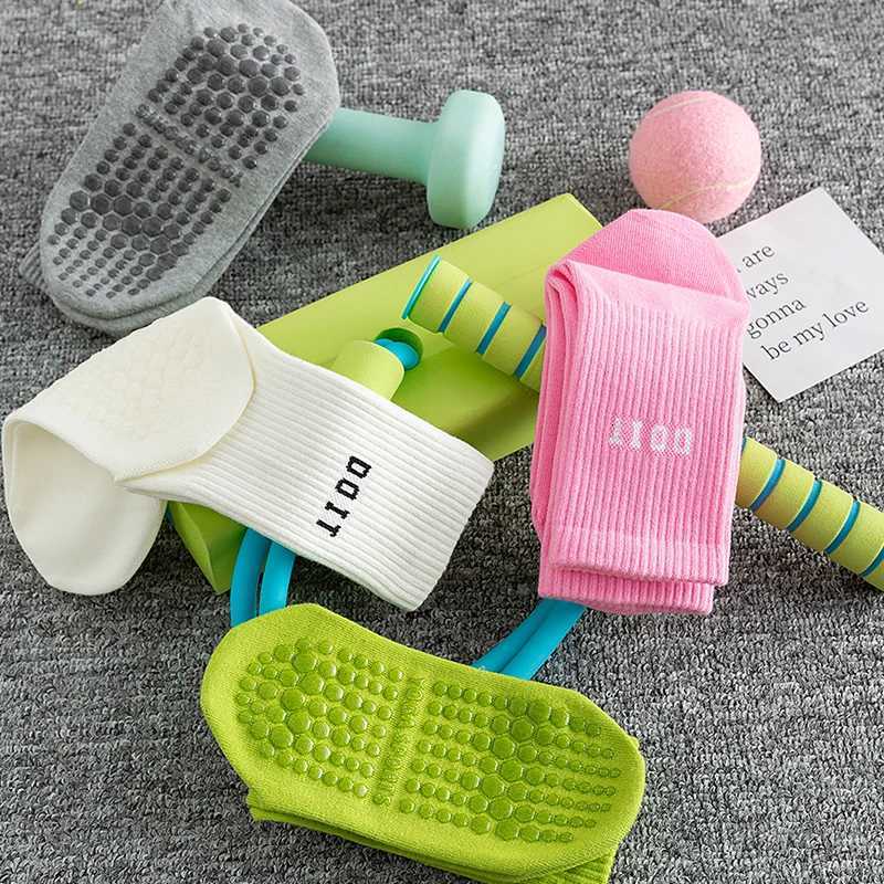 2pcs Cotton Breathable Mid-calf Yoga Socks Solid Color Striped Anti-slip Sports Socks Pilates Socks Dance Fitness Training Socks Z250731