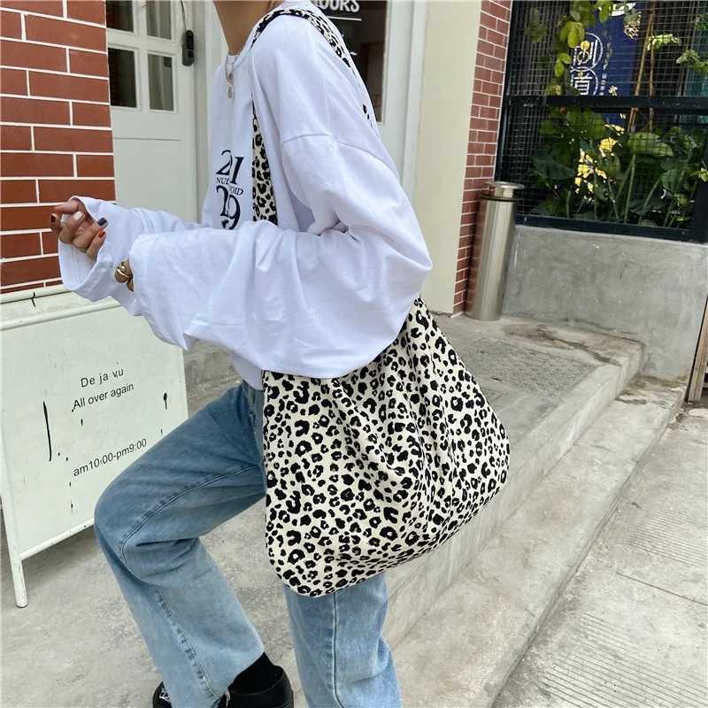Japanese and Korean Ins Modern Small Leopard Print Messenger Bag Single Shoulder Canvas Bag for Female Students G250729