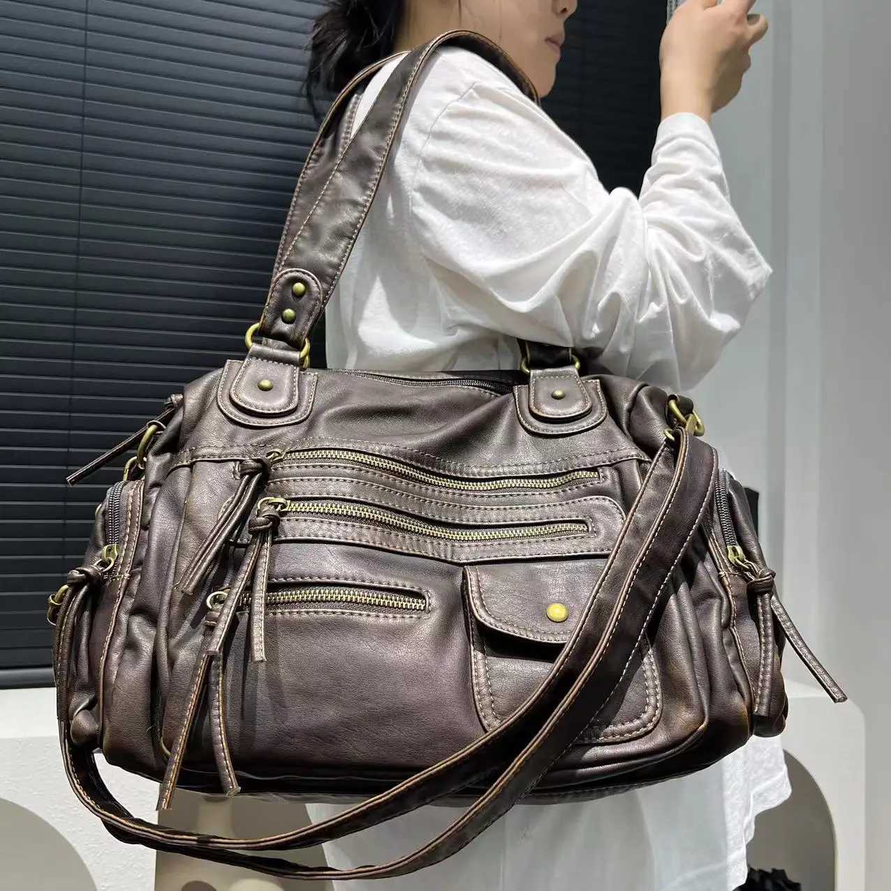 Y2K Hot Single Shoulder Crossbody Bag Vintage WAshed Leather Motorcycle Bag Large Capacity Multi Pocket Bag Y250730