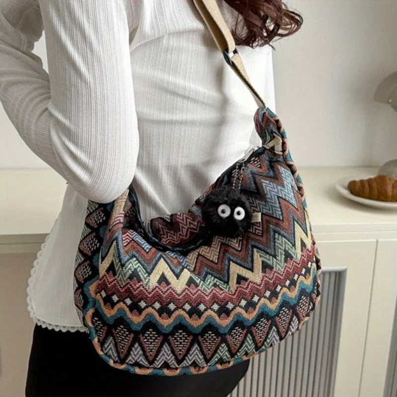 Wave Pattern Design Crossbody Bag for Women New Large Capacity Canvas Shoulder Bag Versatile College Students Dumplings Bag Y250730