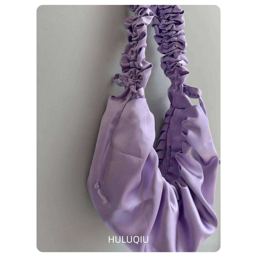 Designer Bag Luxury Bag Chic Silk Fabric Women's Shoulder Bag with Adjustable Chains Versatile Designer Purse for Shopping Spree