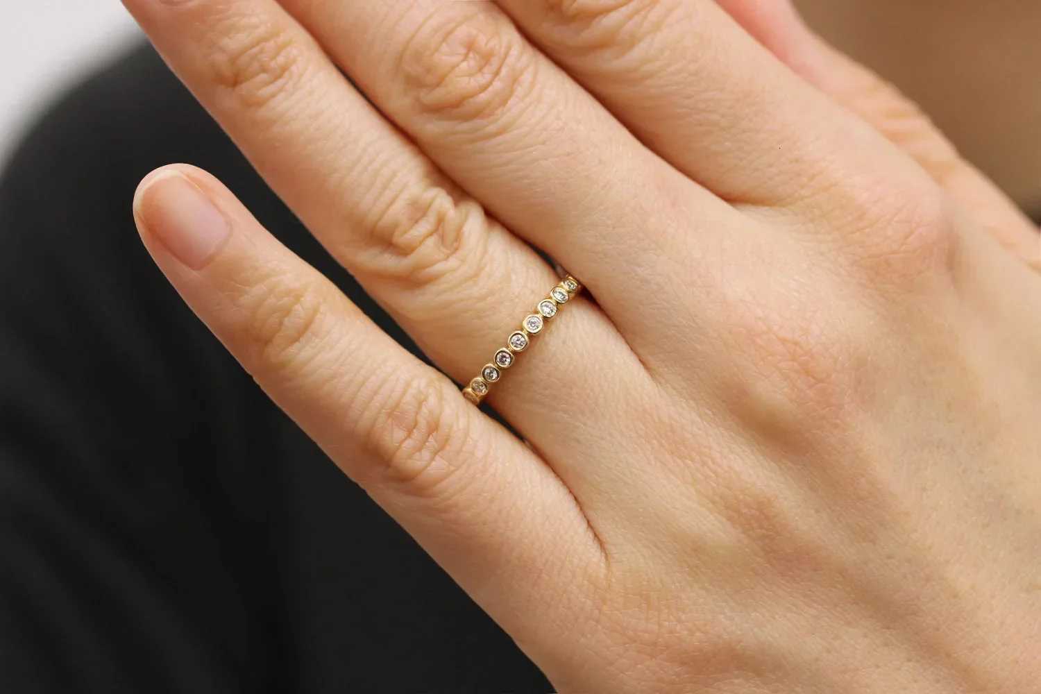 Exquisite White Zircon Engagement Jewelry for Womens Fashion Finger Accessories Party Ring y250730