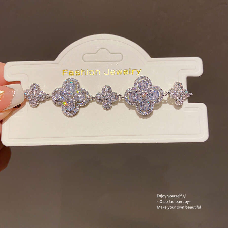 designer Korean Style Super Shiny Zircon Hollow Flower Light High-end Feel Bracelet Niche Fashion Exquisite Jewelry for Women