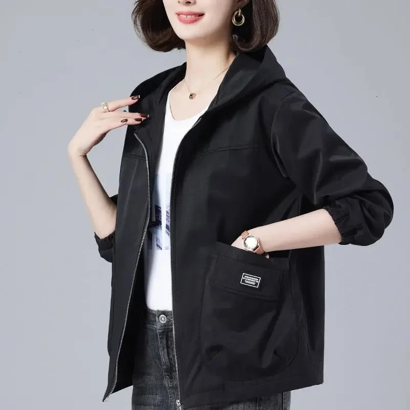 Spring Autumn Womens Jackets Long Sleeve Windbreaker Middle-Aged Mothers Coat Hooded Short Jacket Loose Outwear 250728
