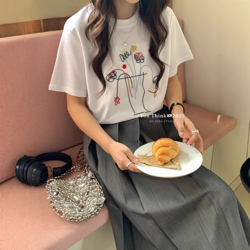 2025 Summer New Fashionable Heavy Embroidery Craft Design Multi functional Women's Short sleeved T-shirt New Designer T-shirt