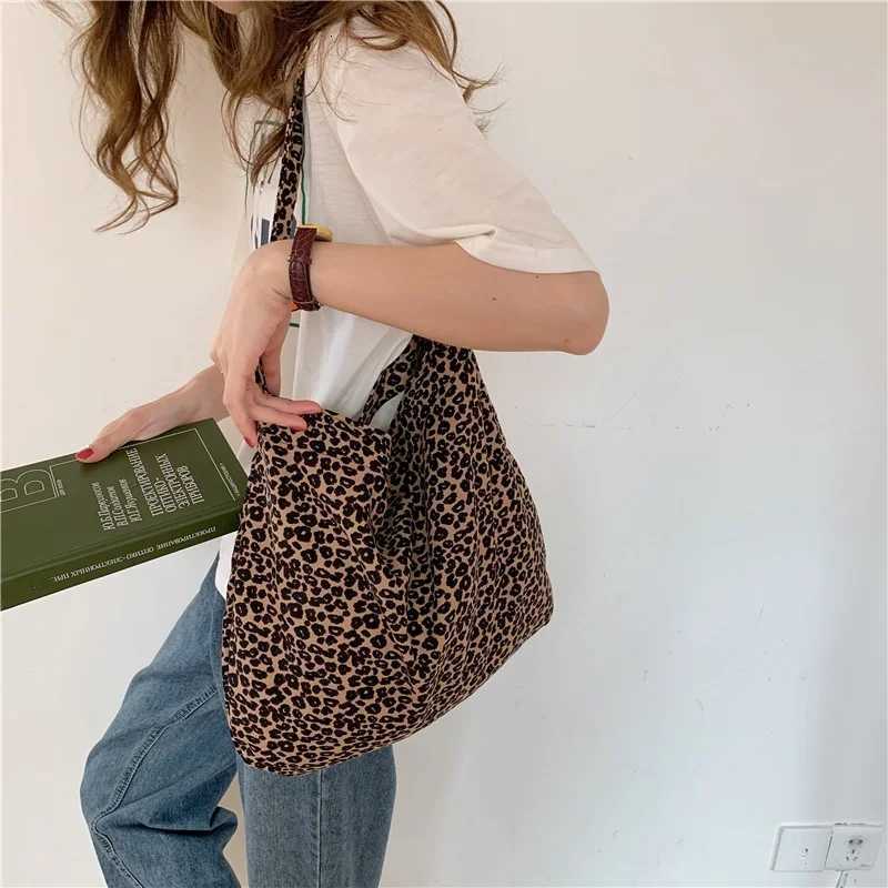 Japanese and Korean Ins Modern Small Leopard Print Messenger Bag Single Shoulder Canvas Bag for Female Students G250729