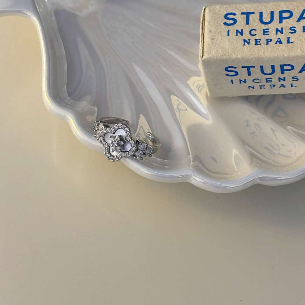 Palace Style Natural Pink Mother-of-Pearl Clover Open French High-End Super Fairy Design Four-Leaf Flower Women's Ring 6ca